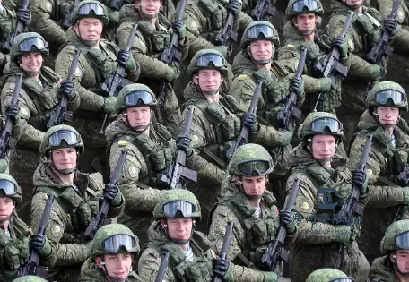 俄罗斯举行大规模阅兵，北约部队向乌克兰机动